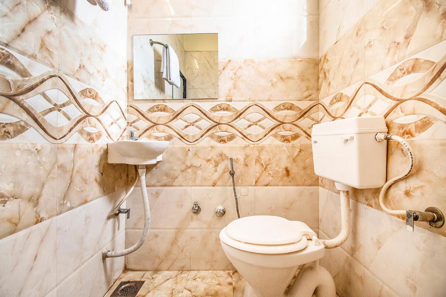 Fabhotel Maher Inn Ahmedabad Exterior photo
