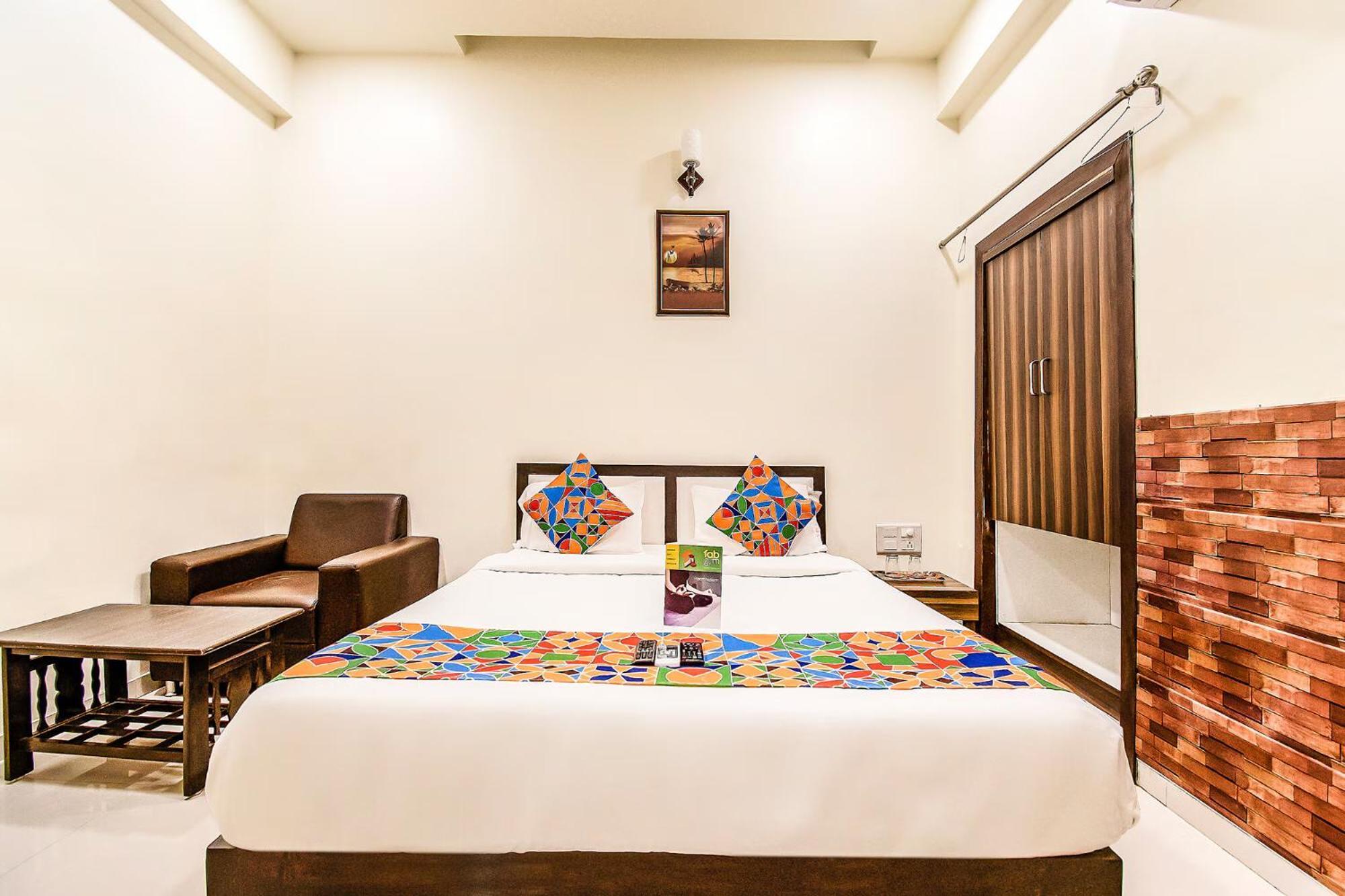 Fabhotel Maher Inn Ahmedabad Exterior photo